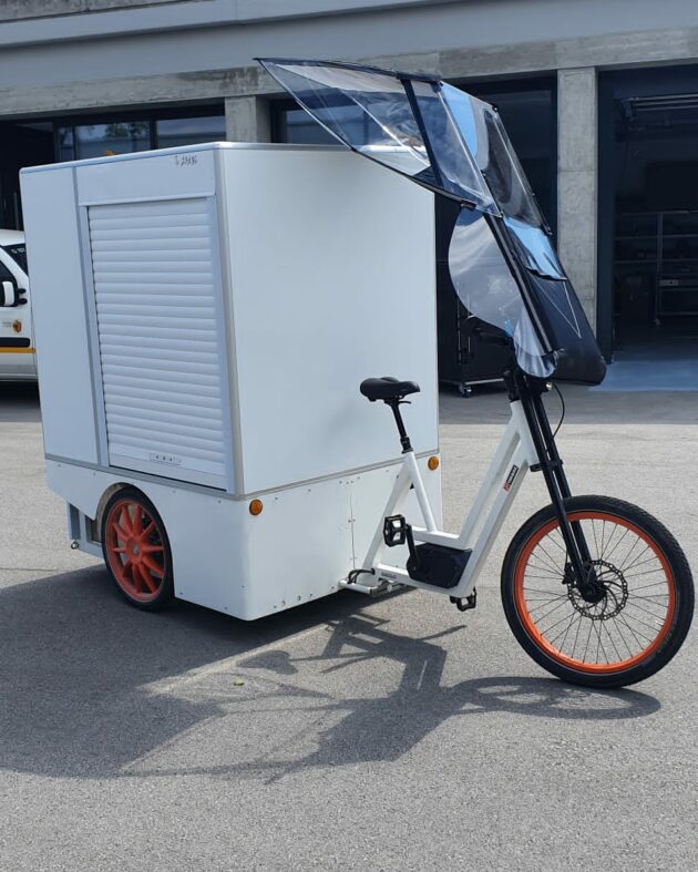 Yakbike velo cargo triporteur hybride rechargeable