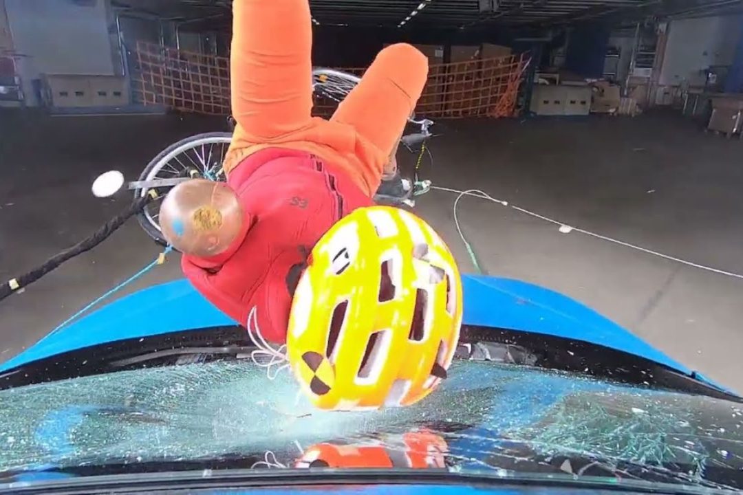Casque avec airbag