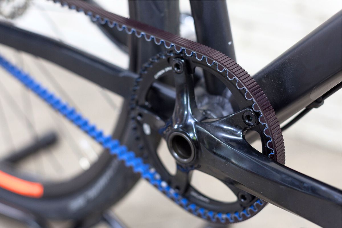 Les courroies vont bientôt remplacer les chaînes sur les vélos électriques