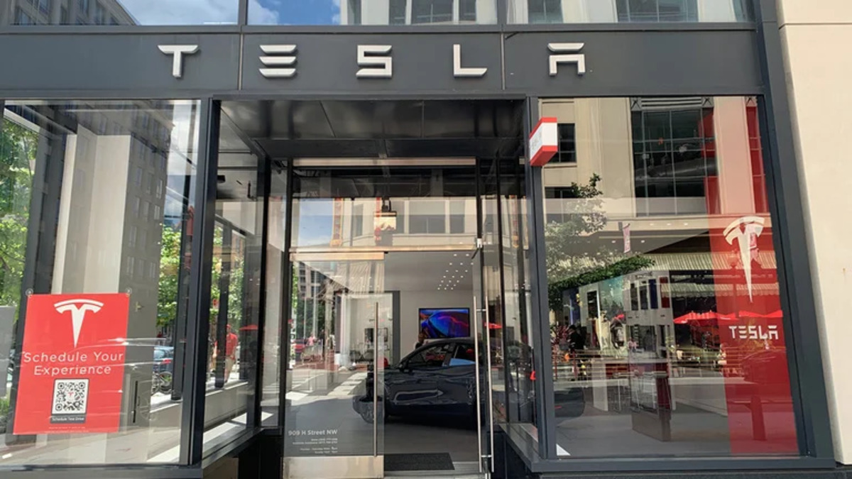 Enseigne Tesla