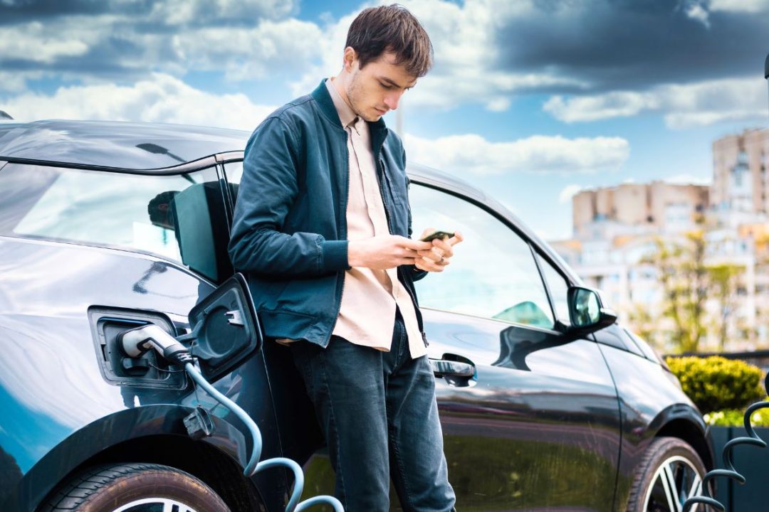Il renonce à la voiture électrique